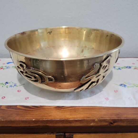 Large Vintage Brass Bowl with Chinese Characters Chinoiserie MCM Patina planter - Picture 5 of 15